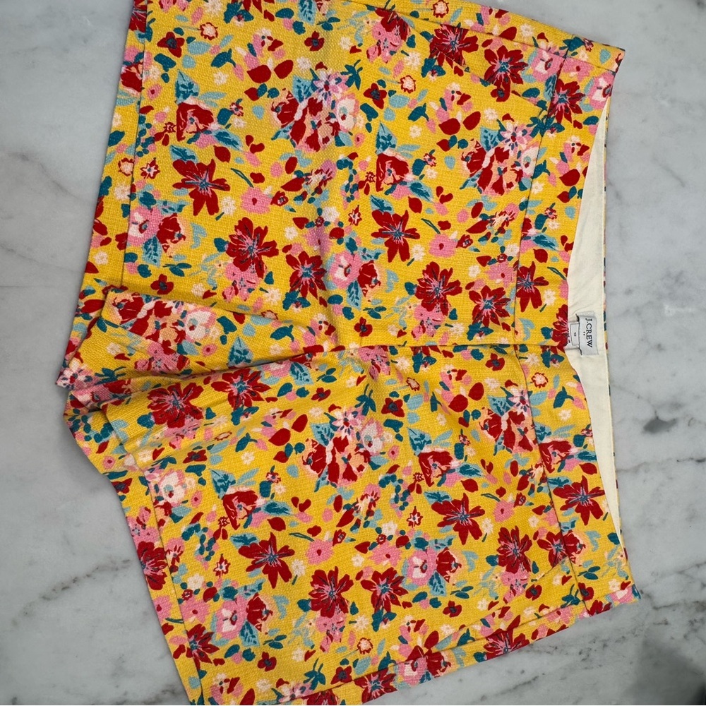 J Crew Basketweave Yellow Ditsy Floral Short. Size 12